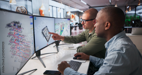 Two Engineers Collaborate On 3D BIM Software