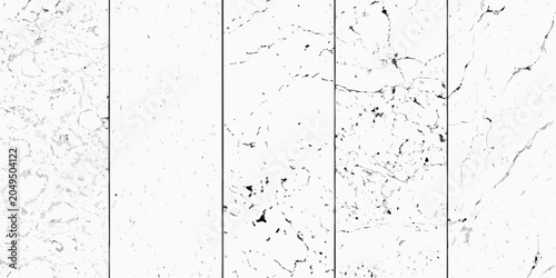 Foto Distressed grunge texture pattern with scratches on a white background