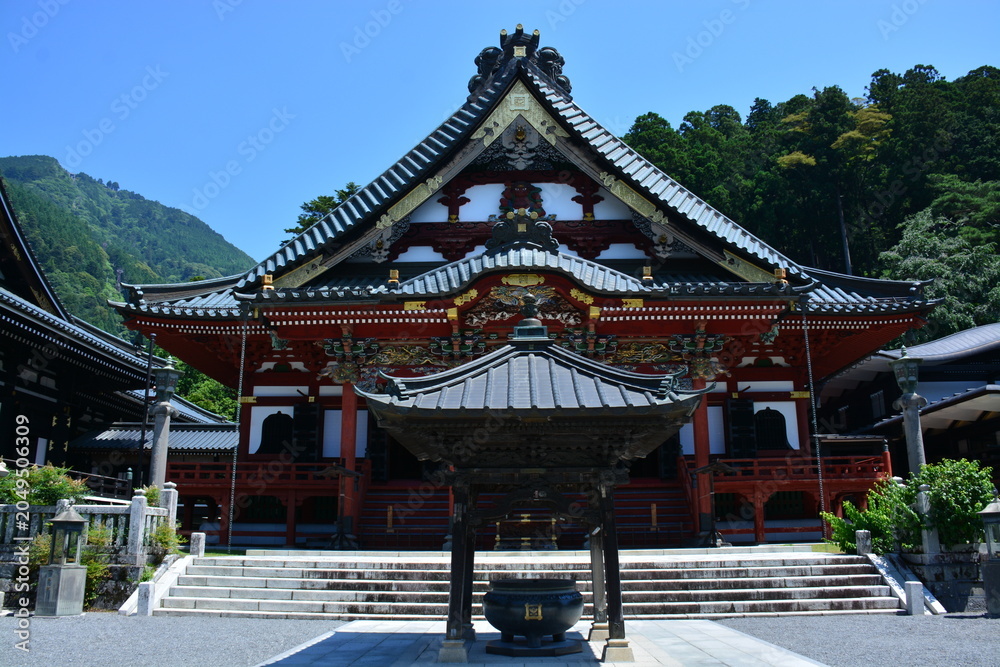 Naklejka premium 山梨県 身延町の身延山久遠寺