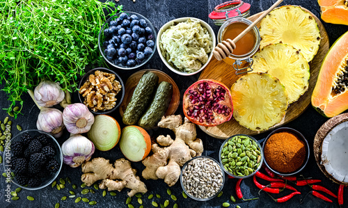 Quadro su tela Food products that naturally kill parasites in human body