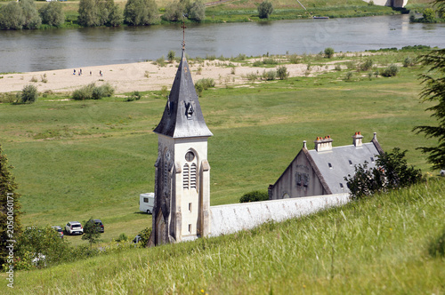 Eglise au pied du château de Chaumont sur Loire