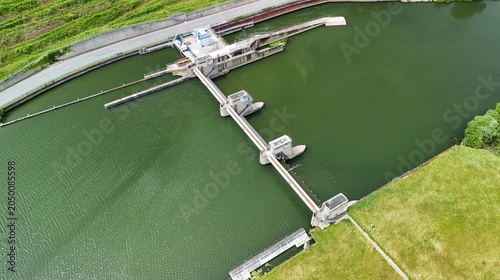 Quadro su tela Aerial Top View of Hydroelectric Dam on the Moselle River
