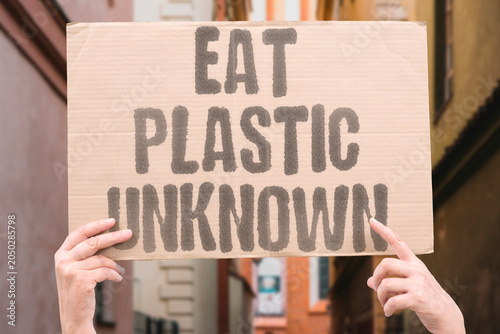 Fotografie "Eat plastic unknown" Ingesting synthetic particles without awareness