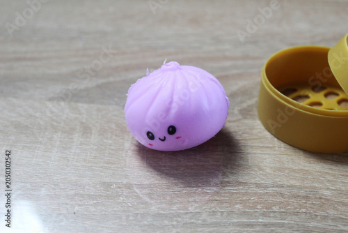Anti-stress pink dumpling toy squishy