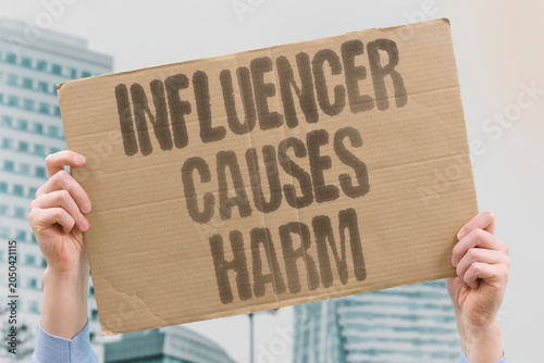 Fotografie "Influencer causes harm" Creator's actions damage followers