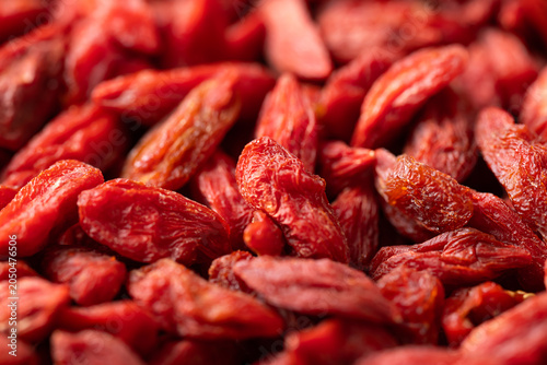 Cuadro en lienzo Close-up of organic dried goji berries texture background