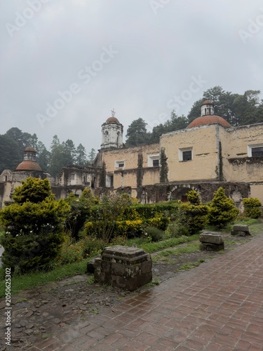 Foto Exterior view of Carmelite monastery, Desierto de los Leones, Mexico City