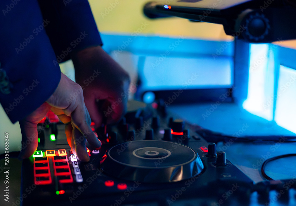 Naklejka premium DJ 3
