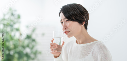 Obraz na płótnie 女性　水