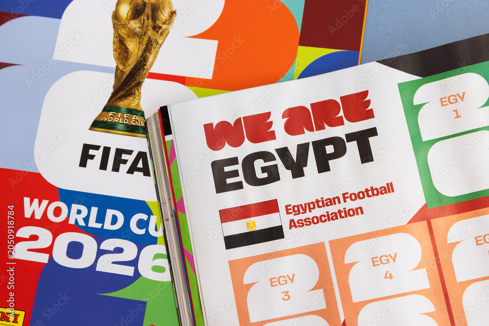 Naklejka premium LONDON, UK - JUNE 2026: Egypt team page with flag in the 2026 world cup sticker book