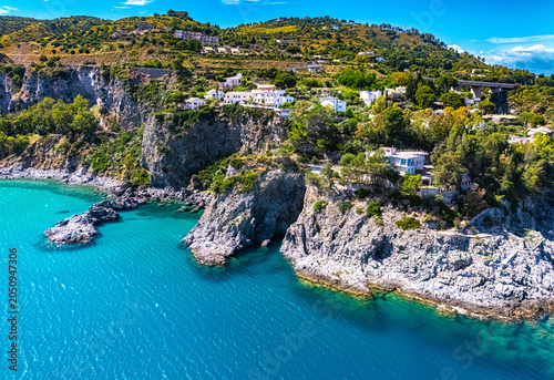 Φωτογραφία The coast near the town of Caminia, Calabria, Italy