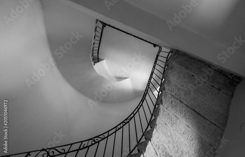 Obraz na plátně Staircase of an Art Nouveau building in Budapest's Jewish Quarter