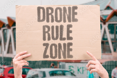 Fotografie "Drone rule zone" Regulation lags in urban areas