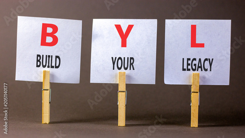 Foto BYL build your legacy symbol