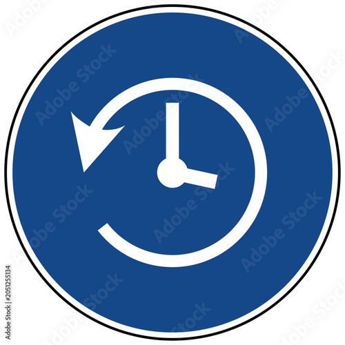 Foto This vector illustration icon depicts a time reversal concept with a clock face and a counter-clockwise arrow
