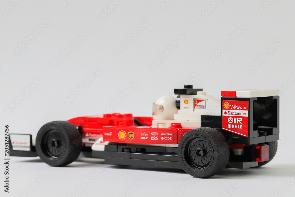 Obraz premium Lego Scuderia Ferrari SF16-H formula one