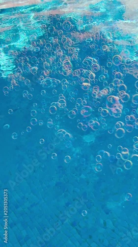 Piscina de verano con burbujas xe jabón relax