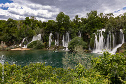 Bild auf Leinwand Kravica-Wasserfälle bei Studenci, Ljubuški, Bosnien und Herzegowina, 18