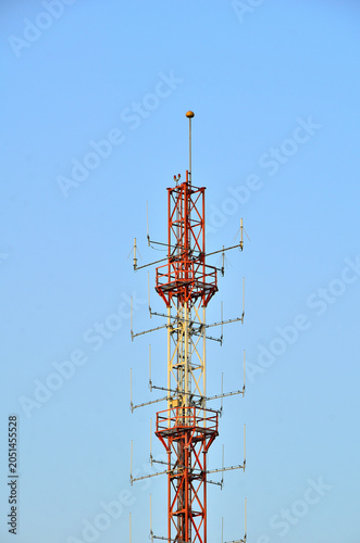 telephone signal tower It is a device that helps connect and distribute contracts to cover users.