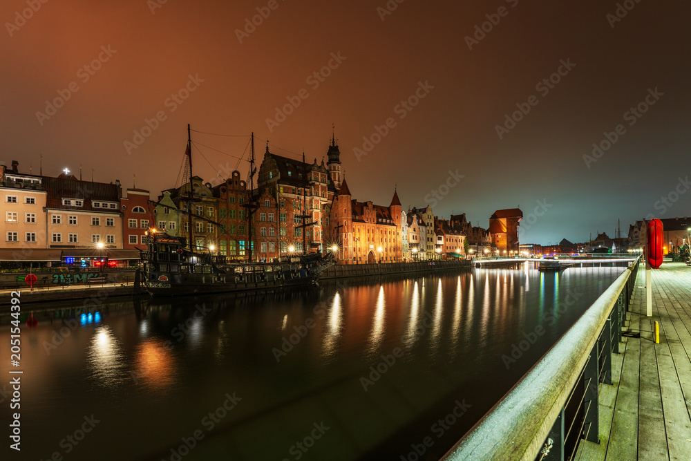 Obraz premium Panoramic view from Granary Island of the Old Town of Gdańsk, Poland.