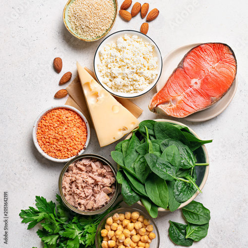Calcium source foods. Natural products containing calcium.