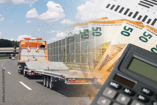 Cuadro en lienzo Vehicle breakdown and towing cost concept