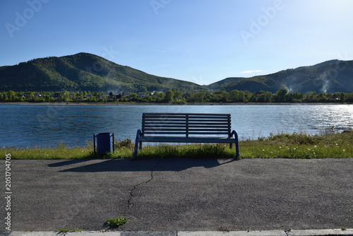 Tableau sur toile Bench. Yenisei River in Khakassia, Russia