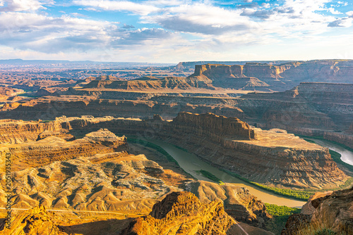 Obraz na płótnie Colorado River winding through dramatic canyon formations at Dead Horse Point State Park near Moab, Utah