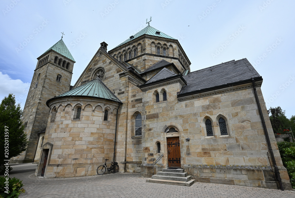 Obraz premium Kirche St. Fabian und Sebastian - die Pfarrkirche der Gemeinde Rosendahl im Kreis Coesfeld, Deutschland