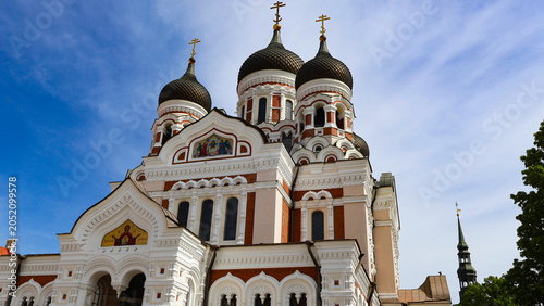 Foto Alexander Nevsky Cathedral in Tallinn, Estonia, showcasing its iconic onion dome