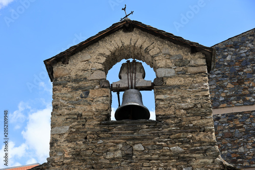 Foto Bell of the church of Sant Miquel de la Mosquera in Encamp, Andorra