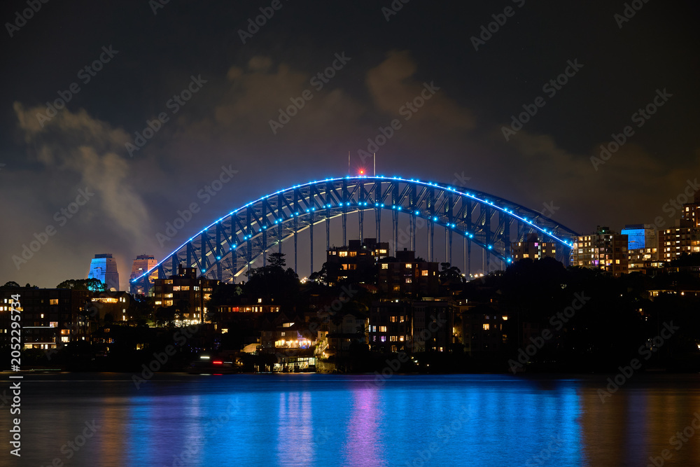 Fototapeta premium Sydney Harbour Bridge New Year's Eve Fireworks Reflecting On Water