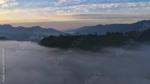 高千穂・国見ヶ丘に広がる雲海の絶景 空撮