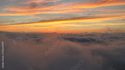 高千穂・国見ヶ丘に広がる雲海の絶景 空撮