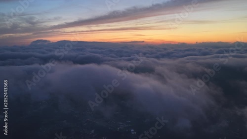 高千穂・国見ヶ丘に広がる雲海の絶景 空撮