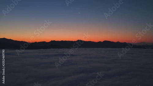 高千穂・国見ヶ丘に広がる雲海の絶景 空撮