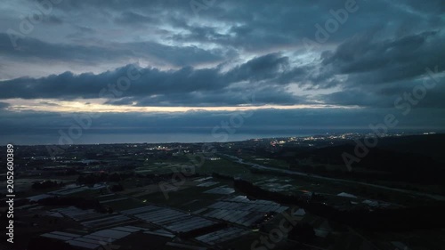 日本の富山県滑川市の丘陵部から見た富山湾と富山市周辺のあかり