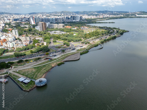 Schilderij op canvas Parque Moacyr Scliar e Avenida Edvaldo Pereira Paiva.