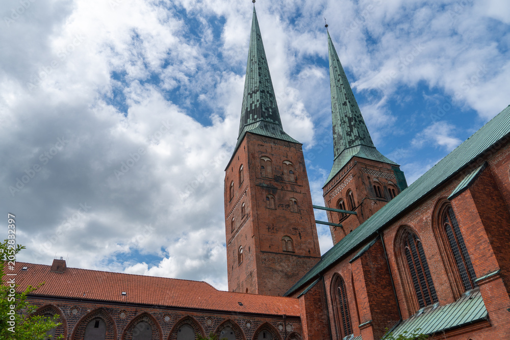 Obraz premium Blick auf den Dom in Lübeck, Germany
