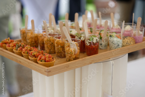 Buffet gastronomique avec verrines et amuse-bouches – réception et cocktail raffiné