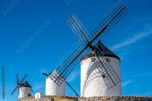 Tableau sur toile Famous and beautiful windmill in Consuegra