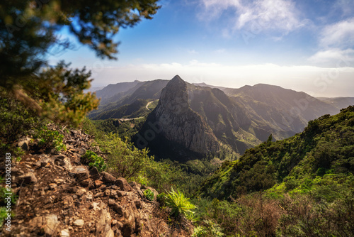 Ausblick auf den wunderschönen Roque de Agando auf der kanarischen Insel La Gomera