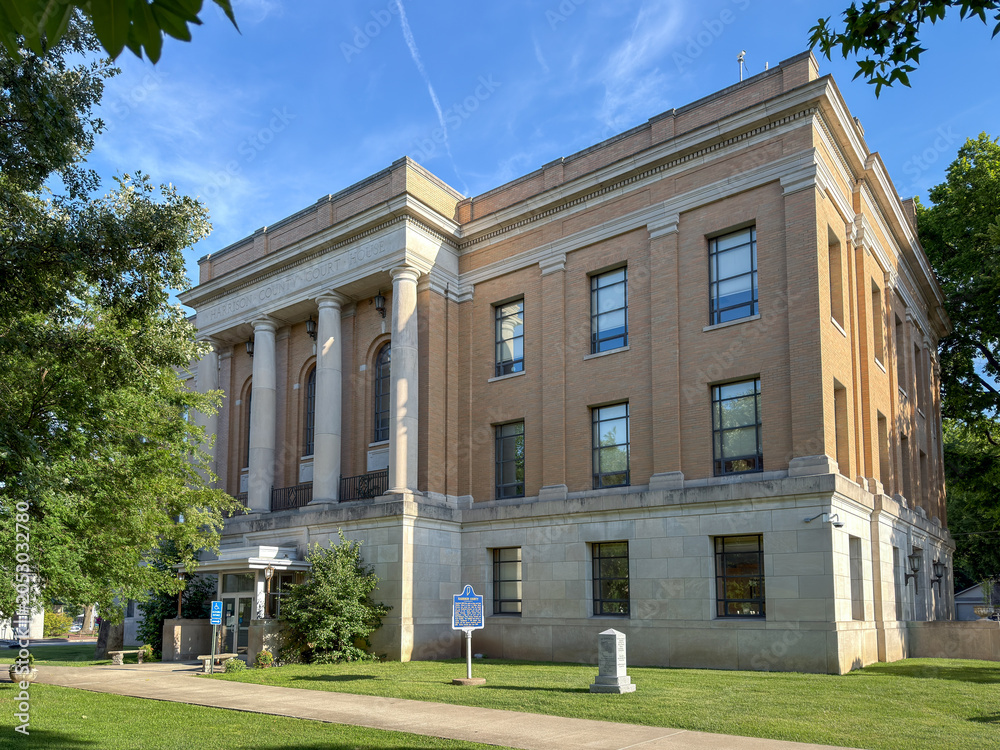 Naklejka premium Harrison County Court House in Corydon, Indiana, USA, exterior view