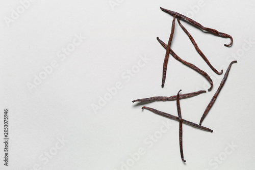 Gourmet vanilla pods on gre...