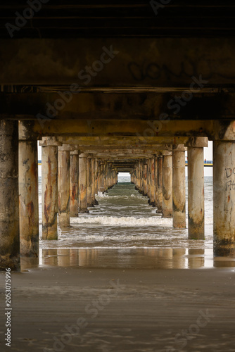 Obraz na plátně pier in the sea