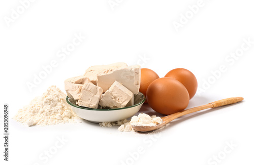 Fresh baking ingredients: y...