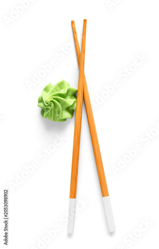 Fresh green wasabi paste wi...