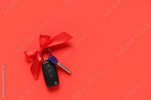 Gift keys of new car with b...