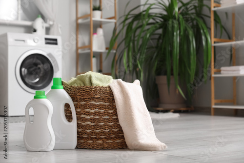 Wicker basket with towels a...