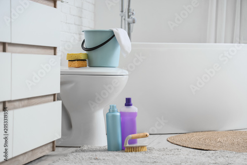 Bathroom cleaning supplies ...